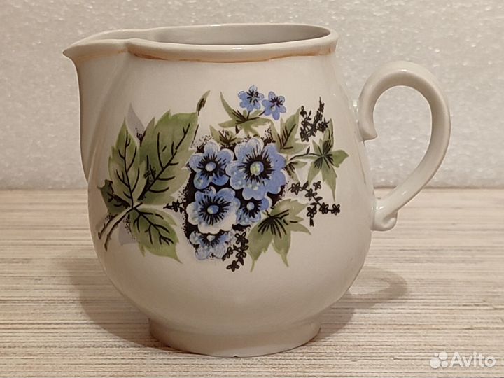 Молочник. Сливочник. Фарфор СССР. Высота - 9 см