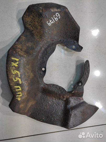 Кожух тормозного диска (передний, правый)