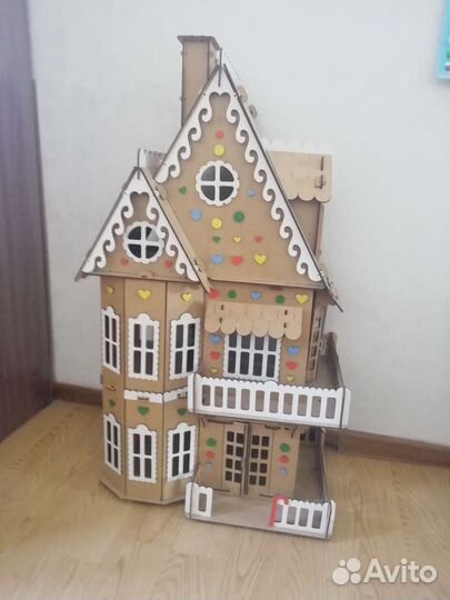 Большой кукольный домик