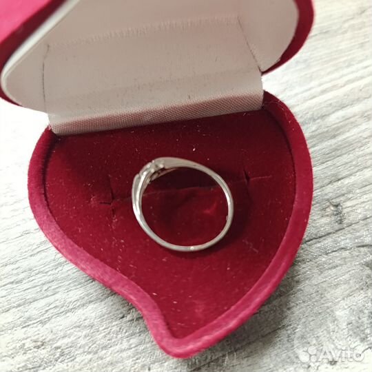 Серебряное кольцо женское