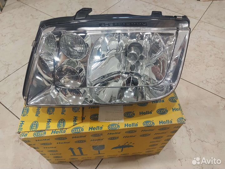 Продам фару volkswagen bora левая