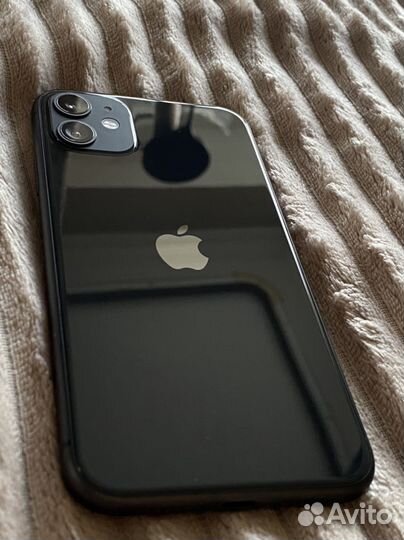 Телефон iPhone 11 64gb