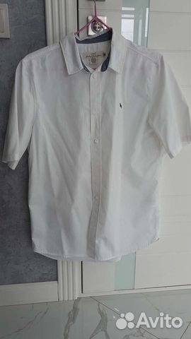 Продам белую рубашку для мальчика