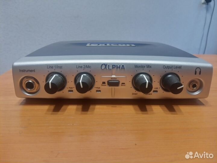 Внешняя звуковая карта Lexicon Alpha