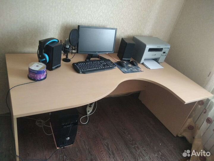 Компьютерный (офисный) стол