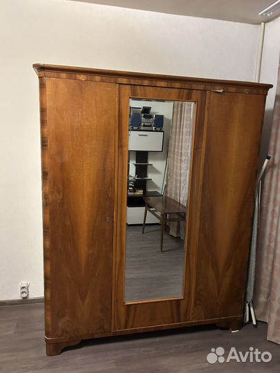 Шифоньер, шкаф