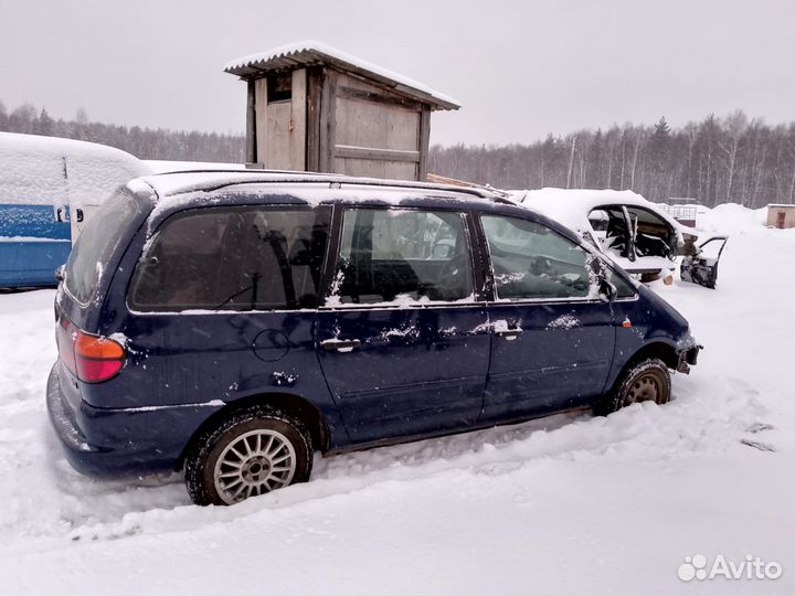 Кронштейн двс правый VW Sharan 1 1.9 AVG