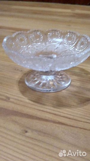 Конфетница на ножке стекло