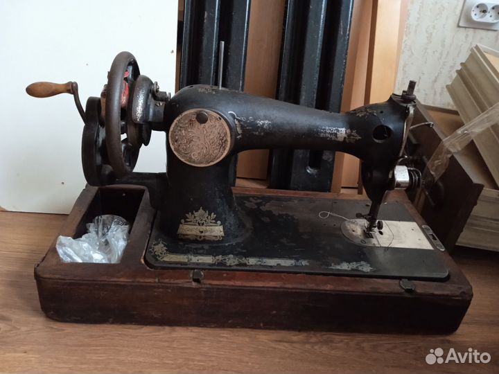 Швейная машина ручная СССР