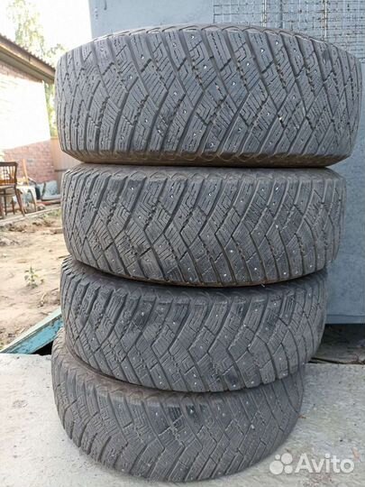 Goodyear Eagle Ultra Grip GW-2 235/60 R17