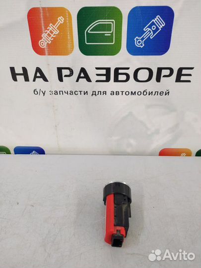 Кнопка старт стоп Toyota Avensis T270 2ZR-FAE 2010