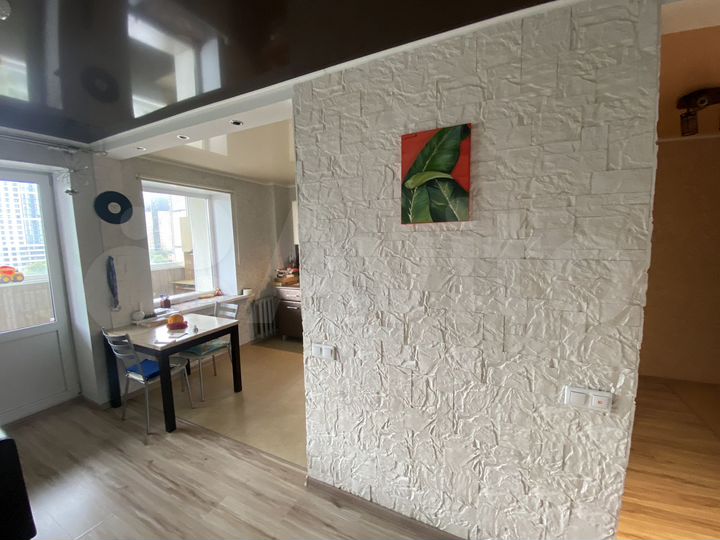 2-к. квартира, 50 м², 10/10 эт.