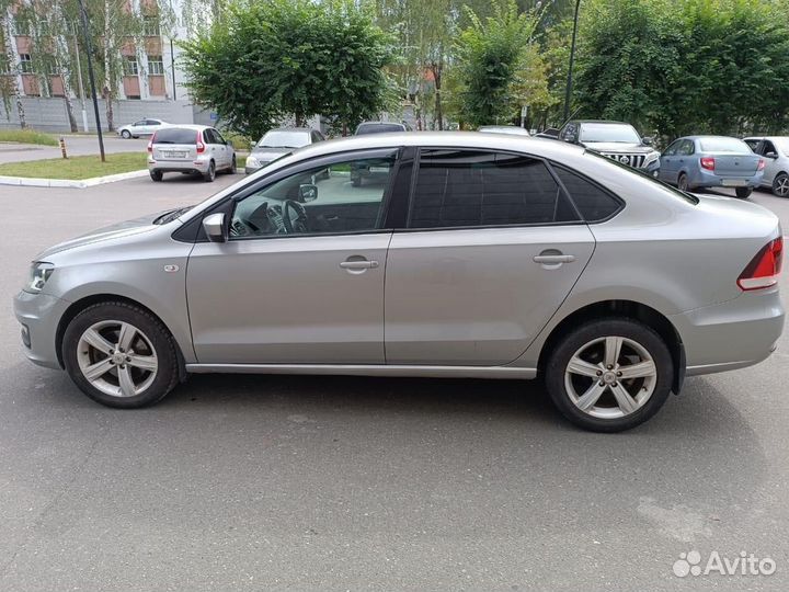 Volkswagen Polo 1.6 AT, 2017, битый, 153 000 км