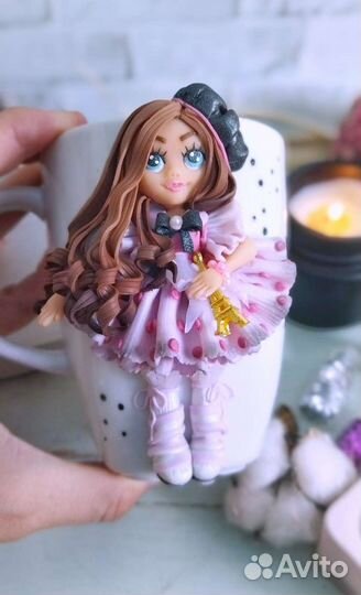 Кружка с декором из полимерной глины 