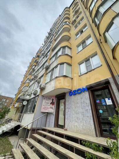 2-к. квартира, 55 м², 1/10 эт.