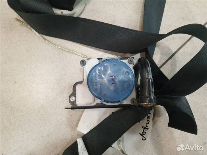 Ремень безопасности Mitsubishi Outlander