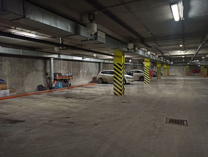 Машиноместо, 16 м²