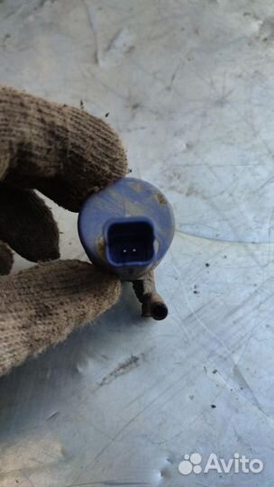 Насос (моторчик) омывателя стекла Peugeot 207 2008