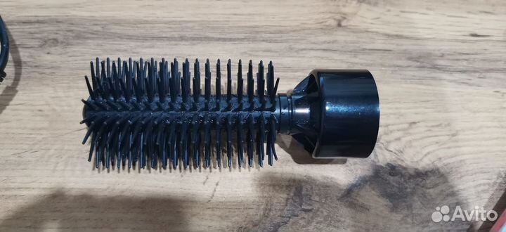 Фен-щетка Scarlett SC-HAS73I08