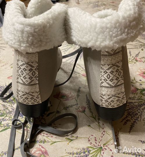 Продам коньки