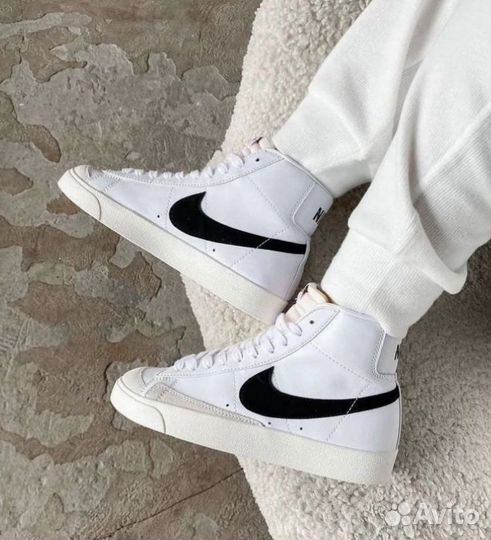 Nike blazer low