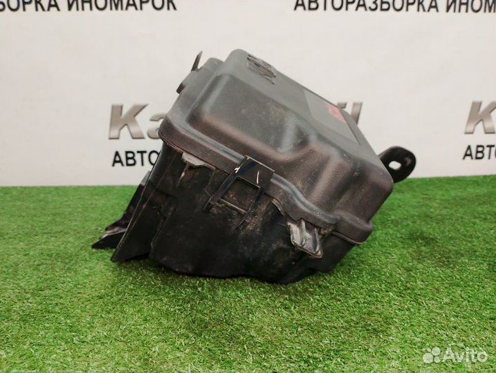 Корпус блока предохранителей Peugeot 208 хэтчбек