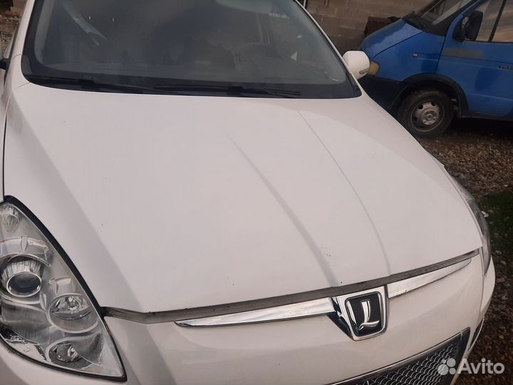 Капот на Luxgen 7 SUV, Лаксджин