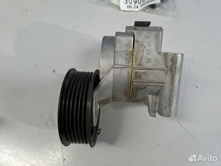 Натяжной ролик ремня генератора Opel Vectra C 2002