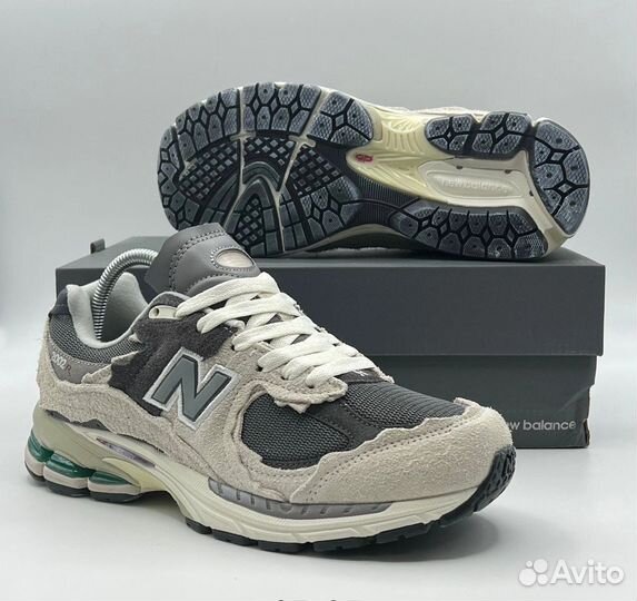 Кроссовки New Balance 2002r LUX