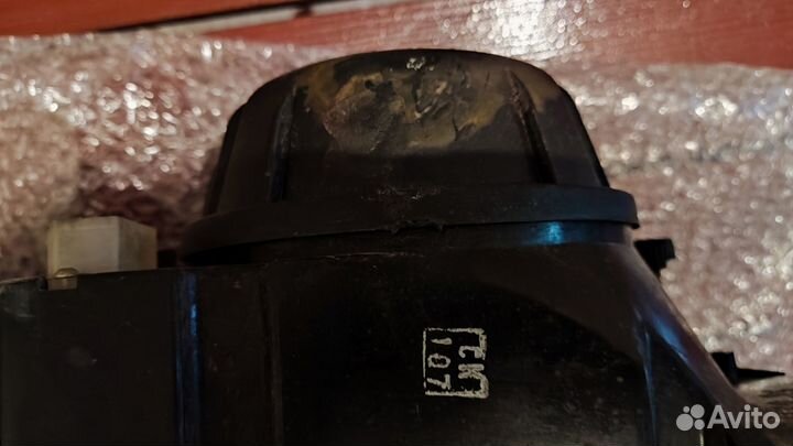 Фара передняя левая ваз 2107