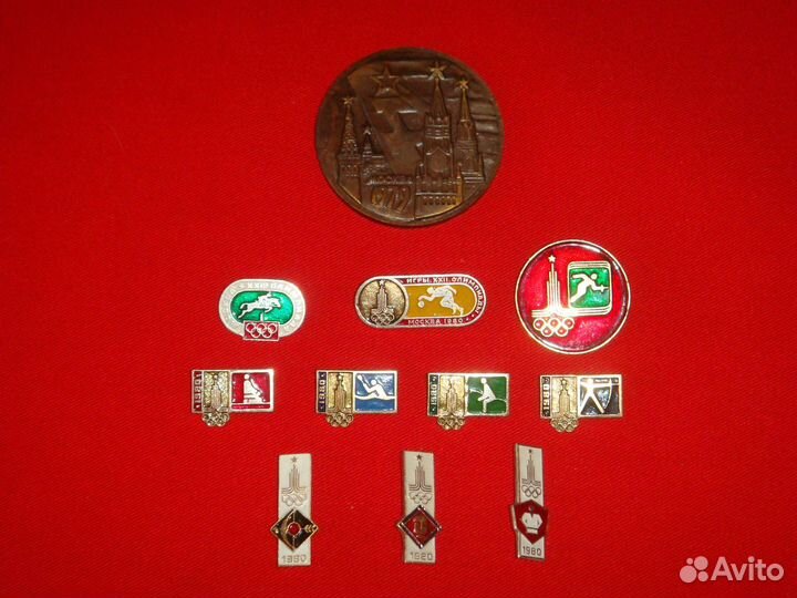 Коллекция значков 