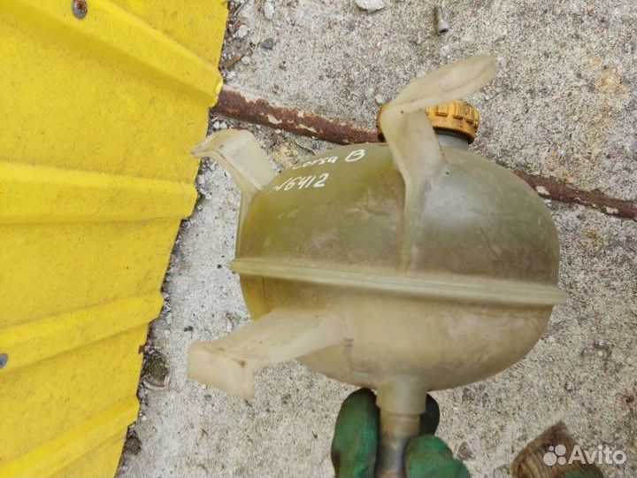 Бачок расширительный Opel Corsa B купе 1.2I 1999