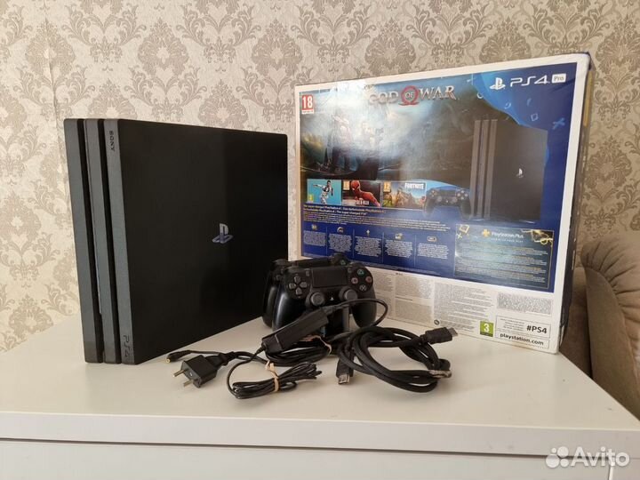 Sony ps4 pro 1tb 7216B (2 геймпада + зарядка)