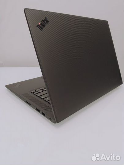 Lenovo Thinkpad P1 gen.6: 13700H, RTX 2000 Ada, 4K