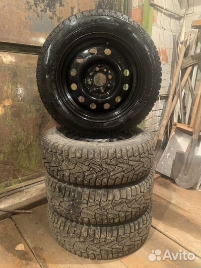 Комплект зимних колес Pirelli Ice Zero 175/65 R14