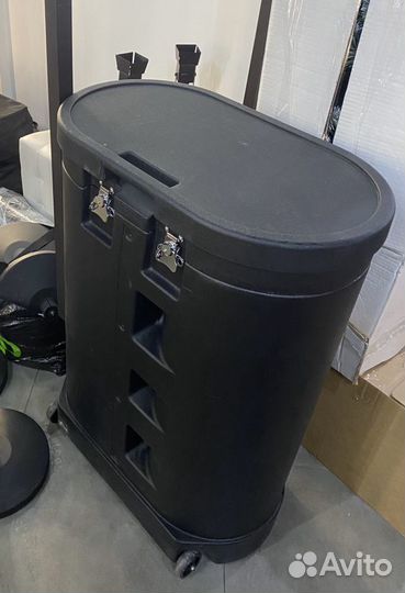 Мобильный Поп Ап стенд с боксом-трибуной