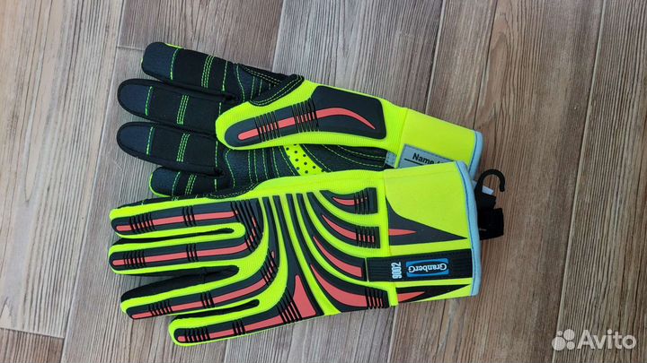 Противоударные перчатки