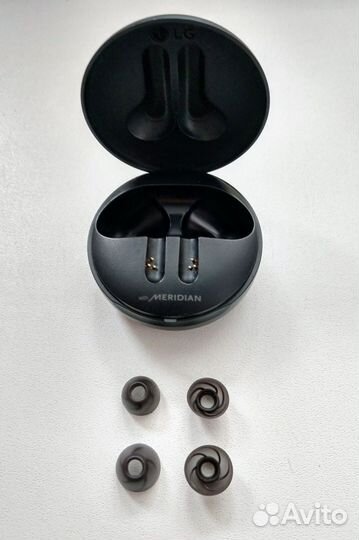 Беспроводные наушники LG tone Free FN7 кейс