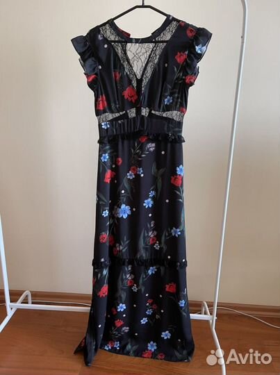 Платье Guess s