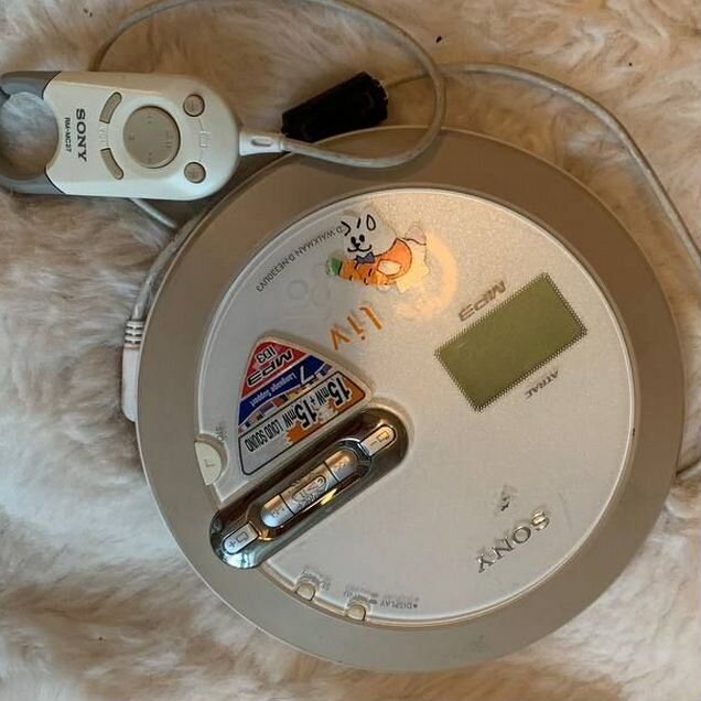Портативный CD MP3 плеер Sony Walkman D-NF430 с ду