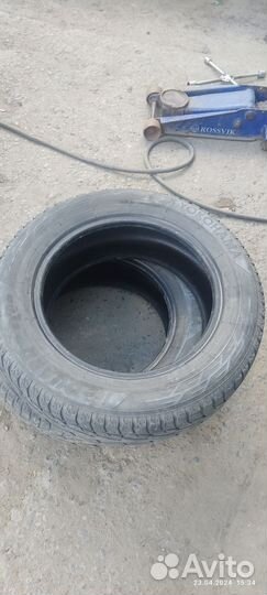 Yokohama Ice Guard Stud IG55 215/60 R16