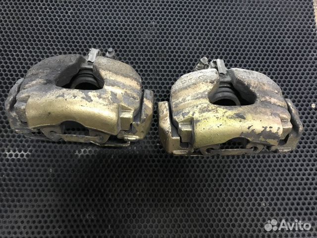 Суппорт передний Volkswagen Touareg