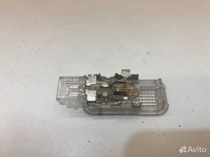 Плафон подсветки салона Audi A6 C6 2.0 2008