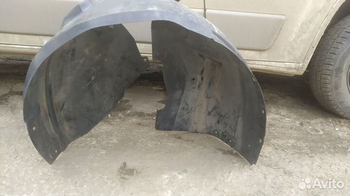 Cadillac srx 2 подкрылок передний правый