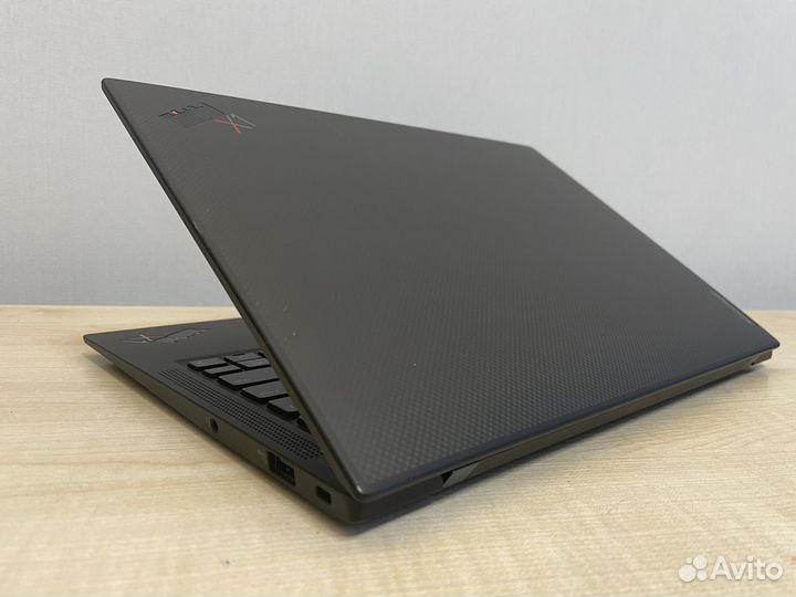 Ультраьук Lenovo X1 Carbon Gen 9 - 4k / i7 / 512GB