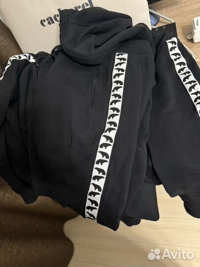 Мужской спортивный костюм брендовый