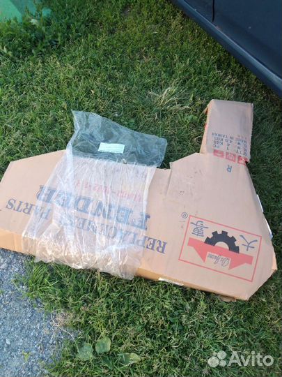 Крыло пнреднее правое