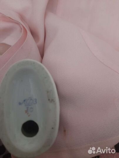 Фарфоровая статуэтка