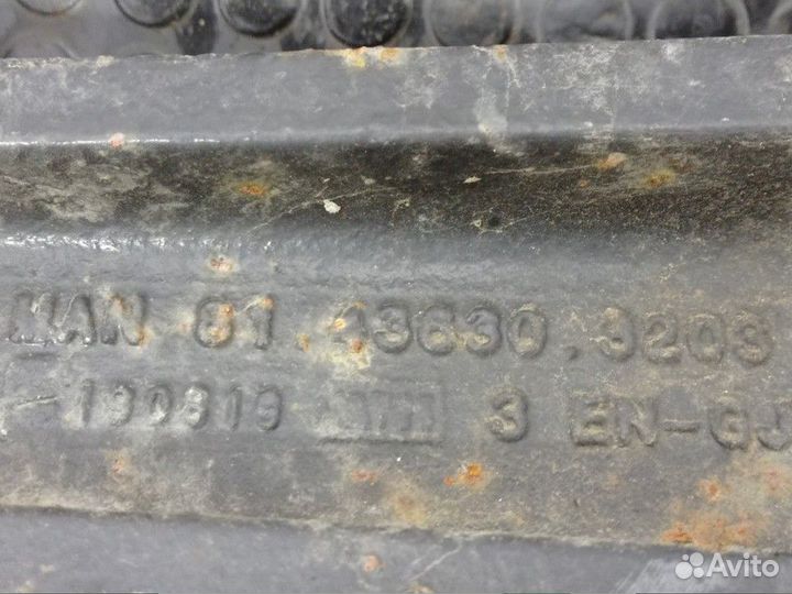 Кронштейн пневморессоры левый