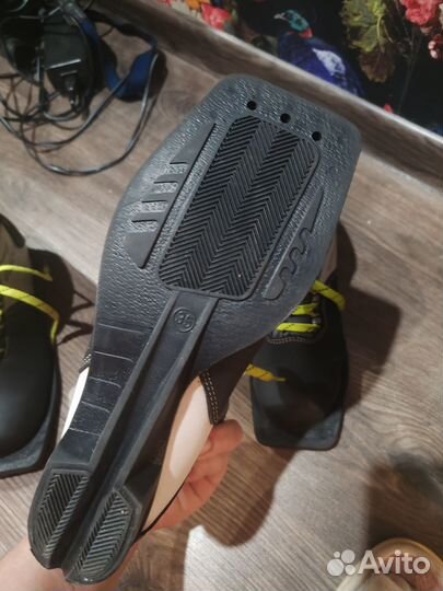 Лыжные ботинки